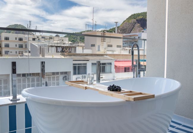 Apartamento em Rio de Janeiro - Vista para o Mar e Varanda com Banheira | Q11 Apartamento em Rio de Janeiro - Vista para o Mar e Varanda com Banheira | Q11