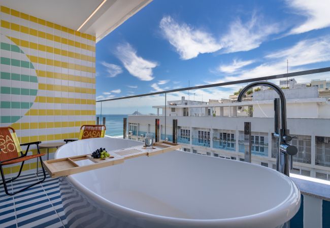 Apartamento em Rio de Janeiro - Vista para o Mar e Varanda com Banheira | Q11 Apartamento em Rio de Janeiro - Vista para o Mar e Varanda com Banheira | Q11