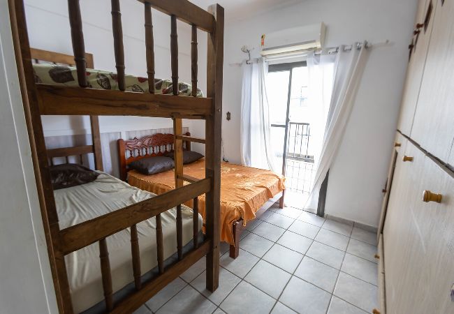 Apartamento em Praia Grande -  Apto a 260m do mar com ar-condicionado e Wi-Fi Apartamento em Praia Grande -  Apto a 260m do mar com ar-condicionado e Wi-Fi