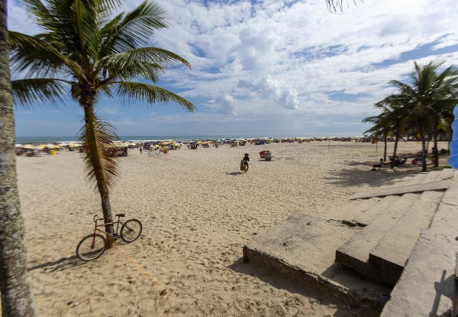 Apartamento em Praia Grande -  Apto a 260m do mar com ar-condicionado e Wi-Fi Apartamento em Praia Grande -  Apto a 260m do mar com ar-condicionado e Wi-Fi