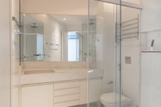 Apartamento em Rio de Janeiro - Design Moderno entre Ipanema e Copacabana | BC405
