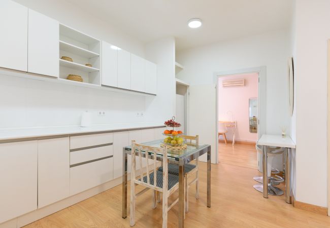 Apartamento em Madrid - Charmartin 4 Torres: 2 dormitorios ideal para familias y viajeros de negocios .Temporal Apartamento em Madrid - Charmartin 4 Torres: 2 dormitorios ideal para familias y viajeros de negocios .Temporal