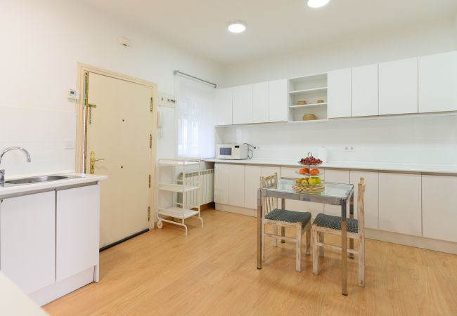 Apartamento em Madrid - Charmartin 4 Torres: 2 dormitorios ideal para familias y viajeros de negocios .Temporal Apartamento em Madrid - Charmartin 4 Torres: 2 dormitorios ideal para familias y viajeros de negocios .Temporal