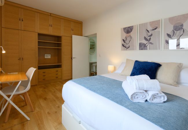 Apartamento em Madrid - Charmartin 4 Torres: 2 dormitorios ideal para familias y viajeros de negocios .Temporal Apartamento em Madrid - Charmartin 4 Torres: 2 dormitorios ideal para familias y viajeros de negocios .Temporal