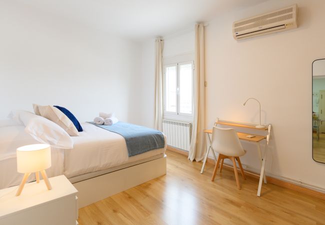 Apartamento em Madrid - Charmartin 4 Torres: 2 dormitorios ideal para familias y viajeros de negocios .Temporal Apartamento em Madrid - Charmartin 4 Torres: 2 dormitorios ideal para familias y viajeros de negocios .Temporal