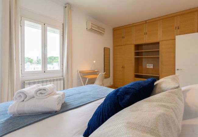 Apartamento em Madrid - Charmartin 4 Torres: 2 dormitorios ideal para familias y viajeros de negocios .Temporal Apartamento em Madrid - Charmartin 4 Torres: 2 dormitorios ideal para familias y viajeros de negocios .Temporal