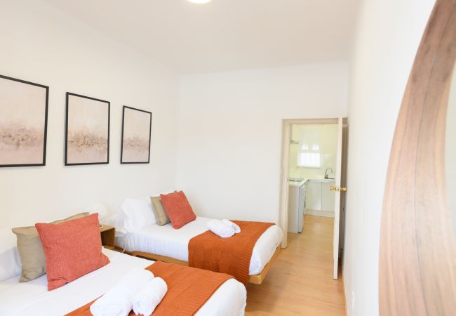 Apartamento em Madrid - Charmartin 4 Torres: 2 dormitorios ideal para familias y viajeros de negocios .Temporal Apartamento em Madrid - Charmartin 4 Torres: 2 dormitorios ideal para familias y viajeros de negocios .Temporal