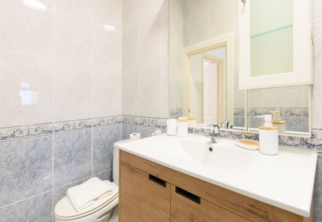 Apartamento em Madrid - Charmartin 4 Torres: 2 dormitorios ideal para familias y viajeros de negocios .Temporal Apartamento em Madrid - Charmartin 4 Torres: 2 dormitorios ideal para familias y viajeros de negocios .Temporal