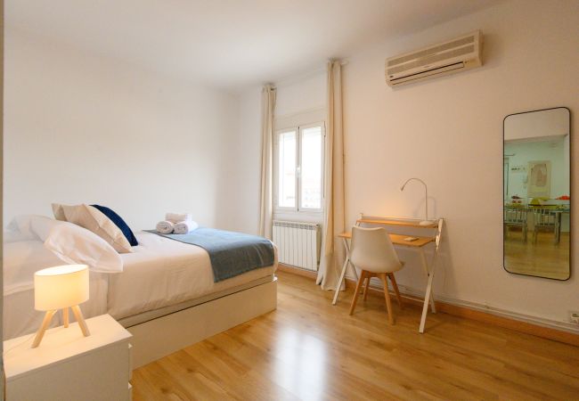 Apartamento em Madrid - Charmartin 4 Torres: 2 dormitorios ideal para familias y viajeros de negocios .Temporal Apartamento em Madrid - Charmartin 4 Torres: 2 dormitorios ideal para familias y viajeros de negocios .Temporal