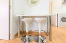 Apartamento em Madrid - Charmartin 4 Torres: 2 dormitorios ideal para familias y viajeros de negocios 
