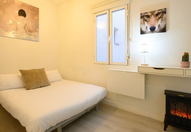 Apartamento em Madrid - Acogedor piso de 1 dormitorio a poco metros del centro de la Ciudad .Temporal Apartamento em Madrid - Acogedor piso de 1 dormitorio a poco metros del centro de la Ciudad .Temporal