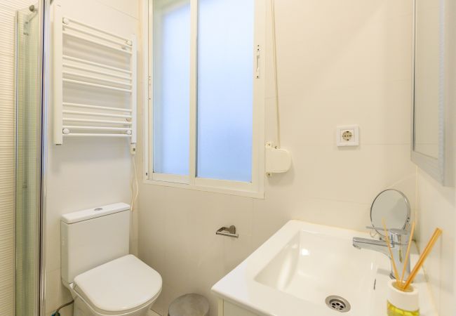 Apartamento em Madrid - Acogedor piso de 1 dormitorio a poco metros del centro de la Ciudad .Temporal Apartamento em Madrid - Acogedor piso de 1 dormitorio a poco metros del centro de la Ciudad .Temporal