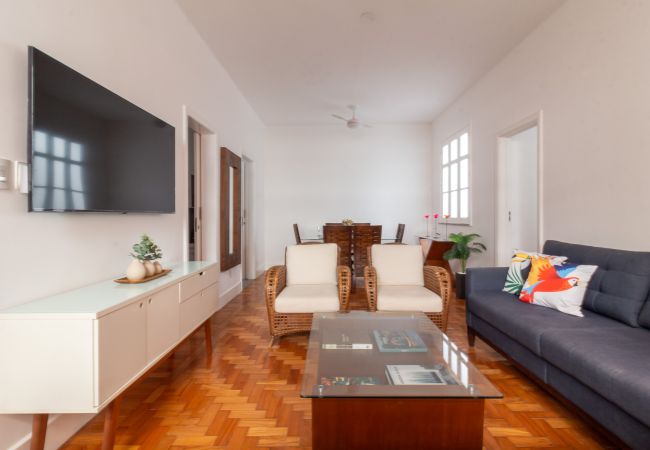 Apartamento em Rio de Janeiro - Sofisticado a Poucos Passos da Lagoa | SB301