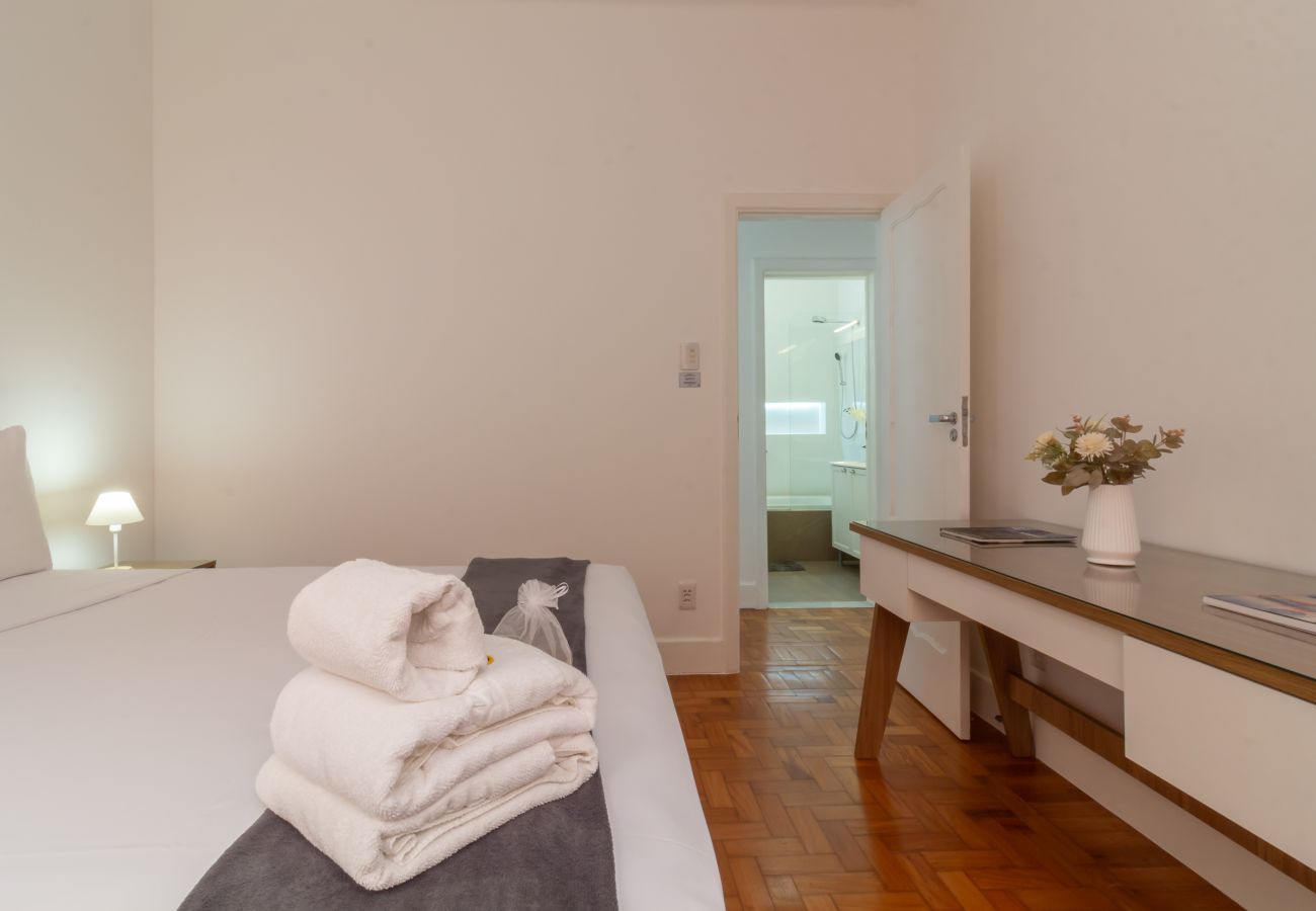 Apartamento em Rio de Janeiro - Sofisticado a Poucos Passos da Lagoa | SB301 Apartamento em Rio de Janeiro - Sofisticado a Poucos Passos da Lagoa | SB301