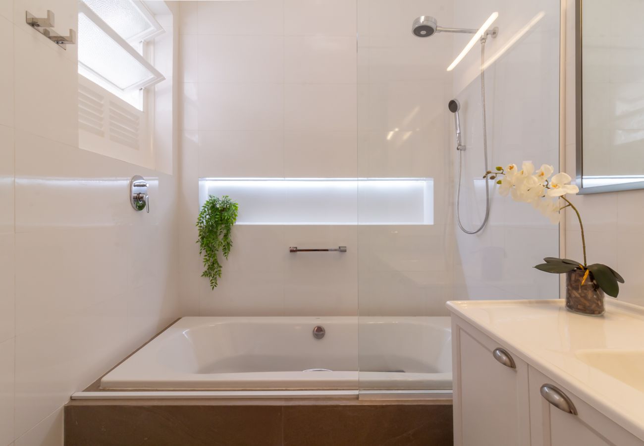 Apartamento em Rio de Janeiro - Sofisticado a Poucos Passos da Lagoa | SB301 Apartamento em Rio de Janeiro - Sofisticado a Poucos Passos da Lagoa | SB301