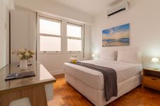 Apartamento em Rio de Janeiro - Sofisticado a Poucos Passos da Lagoa | SB301