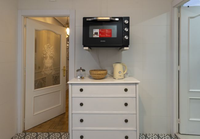 Apartamento em Madrid - Acogedor piso con balcones en el centro de Madrid , a unos pasos de la Plaza Mayor .Temporal Apartamento em Madrid - Acogedor piso con balcones en el centro de Madrid , a unos pasos de la Plaza Mayor .Temporal