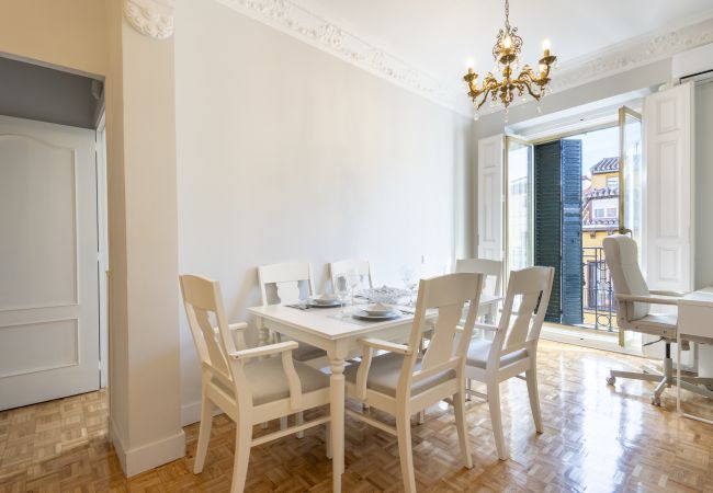 Apartamento em Madrid - Acogedor piso con balcones en el centro de Madrid , a unos pasos de la Plaza Mayor 