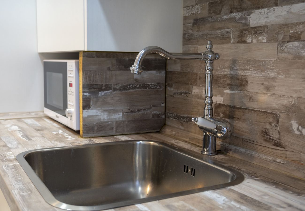 Apartamento em Madrid - Acogedor piso con balcones en el centro de Madrid , a unos pasos de la Plaza Mayor .Temporal Apartamento em Madrid - Acogedor piso con balcones en el centro de Madrid , a unos pasos de la Plaza Mayor .Temporal