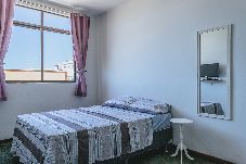 Apartamento em Rio das Ostras - Cobertura a 150m do mar com churrasqueira e Wi-Fi