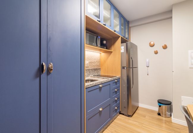 Estúdio em São Paulo - Pinheiros, completo ao lado do metrô Estúdio em São Paulo - Pinheiros, completo ao lado do metrô