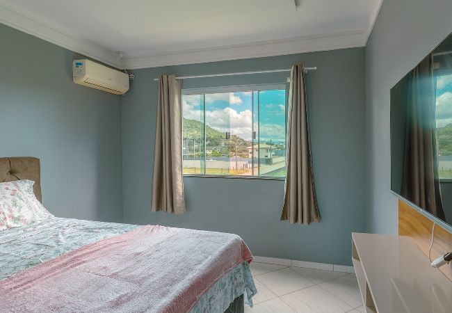 Apartamento em Biguaçu - Loft com ótima localização,Wi-Fi e ar-condicionado Apartamento em Biguaçu - Loft com ótima localização,Wi-Fi e ar-condicionado