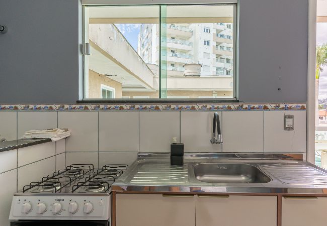 Apartamento em Biguaçu - Loft com ótima localização,Wi-Fi e ar-condicionado Apartamento em Biguaçu - Loft com ótima localização,Wi-Fi e ar-condicionado