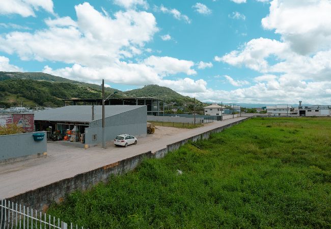 Apartamento em Biguaçu - Loft com ótima localização,Wi-Fi e ar-condicionado Apartamento em Biguaçu - Loft com ótima localização,Wi-Fi e ar-condicionado