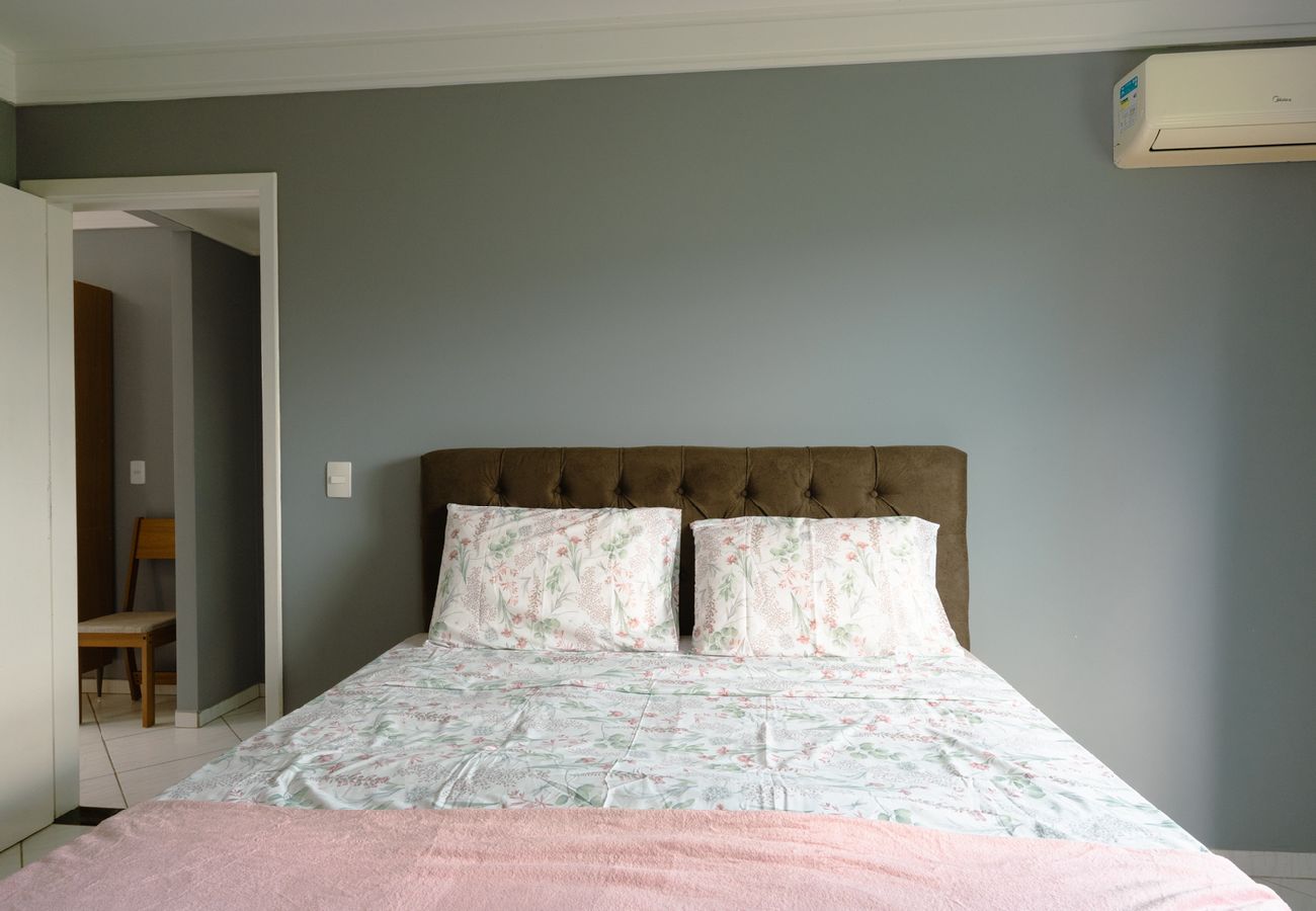 Apartamento em Biguaçu - Loft com ótima localização,Wi-Fi e ar-condicionado Apartamento em Biguaçu - Loft com ótima localização,Wi-Fi e ar-condicionado