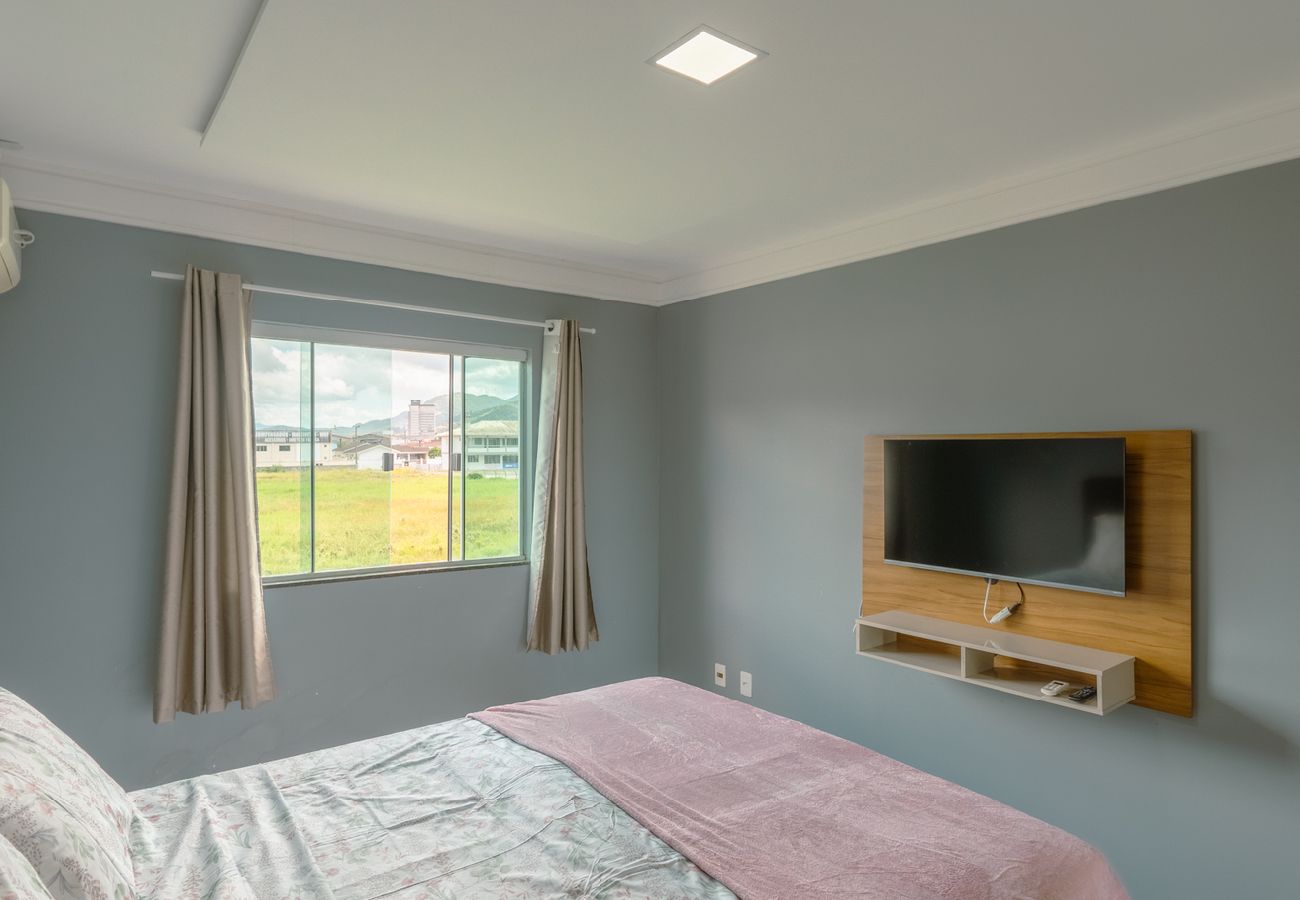 Apartamento em Biguaçu - Loft com ótima localização,Wi-Fi e ar-condicionado Apartamento em Biguaçu - Loft com ótima localização,Wi-Fi e ar-condicionado