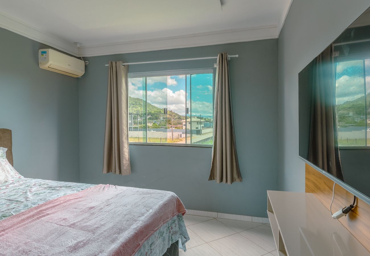 Apartamento em Biguaçu - Loft com ótima localização,Wi-Fi e ar-condicionado Apartamento em Biguaçu - Loft com ótima localização,Wi-Fi e ar-condicionado