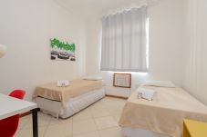 Apartamento em Rio de Janeiro - NS302 |3 quartos em Copacabana a 3 minutos da praia