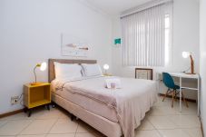 Apartamento em Rio de Janeiro - NS302 |3 quartos em Copacabana a 3 minutos da praia