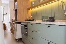 Apartamento em Santos - Confortável Apartamento com Wi-Fi, pé na areia 
