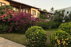 Apartamento em Porto Seguro - Ótimo apto com WiFi a 100m da Praia de Taperapuan 