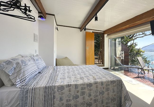 Chalé em Ilhabela - Chalé Terapia com vista para o mar, WiFi e ar Chalé em Ilhabela - Chalé Terapia com vista para o mar, WiFi e ar