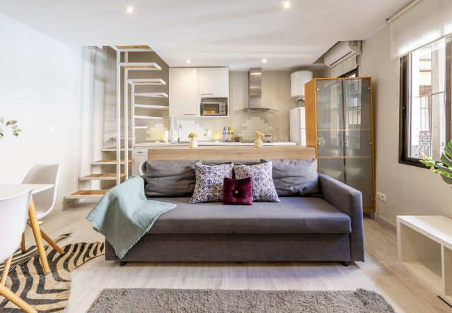 Apartamento em Madrid - Dúplex con encanto en Chamberí : Comodidad y diseño en dos niveles 