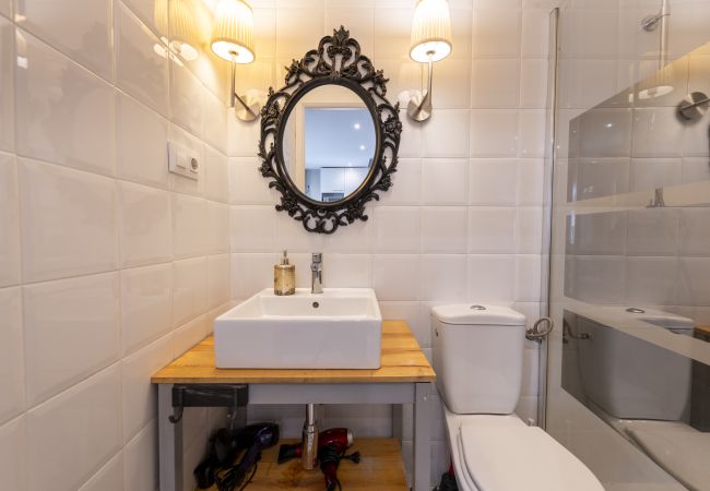 Apartamento em Madrid - Dúplex con encanto en Chamberí : Comodidad y diseño en dos niveles  Apartamento em Madrid - Dúplex con encanto en Chamberí : Comodidad y diseño en dos niveles
