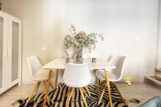 Apartamento em Madrid - Dúplex con encanto en Chamberí : Comodidad y diseño en dos niveles 