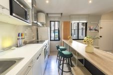 Apartamento em Madrid - Dúplex con encanto en Chamberí : Comodidad y diseño en dos niveles 