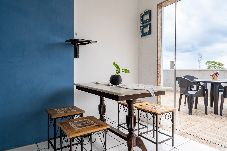 Casa em Cabo Frio - Casa em cond. com lazer completo, Wi-Fi e garagem