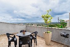 Casa em Cabo Frio - Casa em cond. com lazer completo, Wi-Fi e garagem