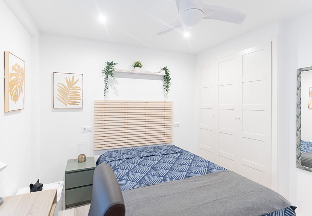 Quarto em Madrid - Tokyo: habitación con confort, comodidad y áreas compartidas Chamartín – Mauricio Legendre Quarto em Madrid - Tokyo: habitación con confort, comodidad y áreas compartidas Chamartín – Mauricio Legendre