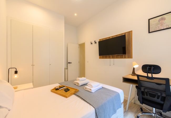 Quarto em Madrid - Los Ángeles: habitación con comodidad y zonas compartidas Gran Vía-Madrid. Temporal Quarto em Madrid - Los Ángeles: habitación con comodidad y zonas compartidas Gran Vía-Madrid. Temporal