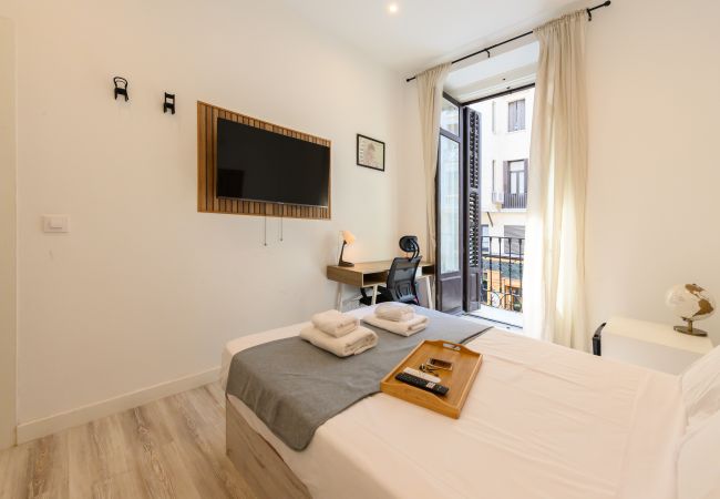 Quarto em Madrid - Los Ángeles: habitación con comodidad y zonas compartidas Gran Vía-Madrid. Temporal Quarto em Madrid - Los Ángeles: habitación con comodidad y zonas compartidas Gran Vía-Madrid. Temporal