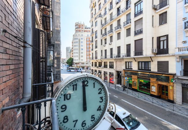 Quarto em Madrid - Los Ángeles: habitación con comodidad y zonas compartidas Gran Vía-Madrid. Temporal Quarto em Madrid - Los Ángeles: habitación con comodidad y zonas compartidas Gran Vía-Madrid. Temporal