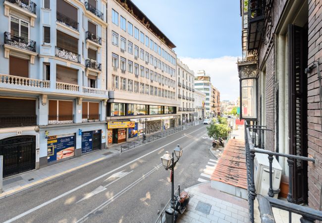 Quarto em Madrid - Los Ángeles: habitación con comodidad y zonas compartidas Gran Vía-Madrid. Temporal Quarto em Madrid - Los Ángeles: habitación con comodidad y zonas compartidas Gran Vía-Madrid. Temporal