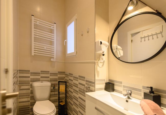Quarto em Madrid - Los Ángeles: habitación con comodidad y zonas compartidas Gran Vía-Madrid. Temporal Quarto em Madrid - Los Ángeles: habitación con comodidad y zonas compartidas Gran Vía-Madrid. Temporal