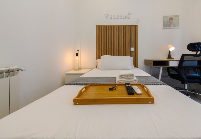 Quarto em Madrid - Ámsterdam: habitación con comodidad y zonas compartidas Gran Vía-Madrid.Temporal Quarto em Madrid - Ámsterdam: habitación con comodidad y zonas compartidas Gran Vía-Madrid.Temporal