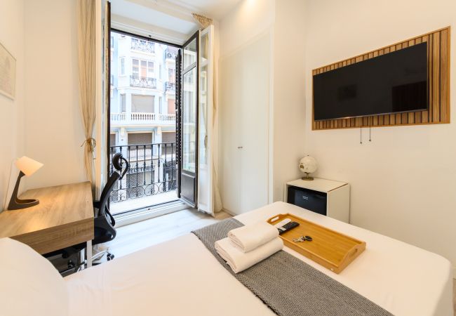 Quarto em Madrid - Ámsterdam: habitación con comodidad y zonas compartidas Gran Vía-Madrid.Temporal Quarto em Madrid - Ámsterdam: habitación con comodidad y zonas compartidas Gran Vía-Madrid.Temporal